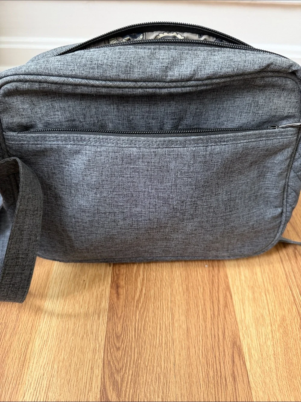 lug Corousel XL Quilted Gray Messenger Crossbody Bag - Unbranded